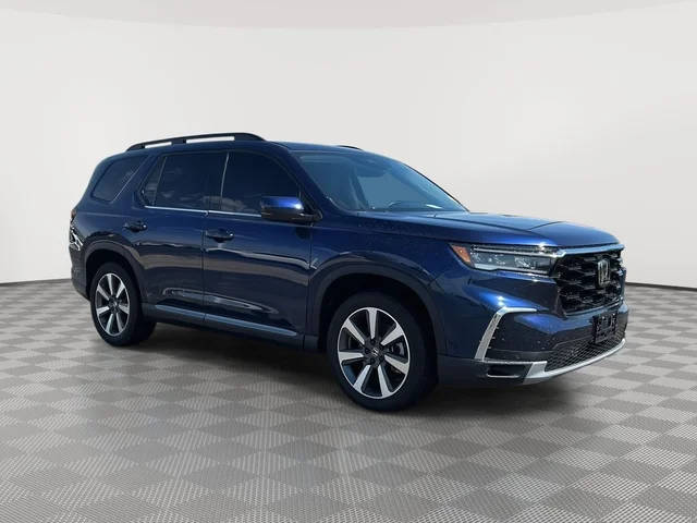 2023 Honda Pilot Touring AWD photo
