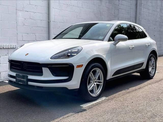 2023 Porsche Macan  AWD photo