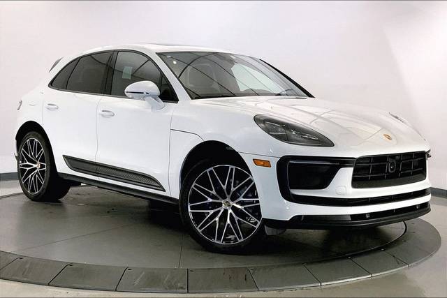 2023 Porsche Macan AWD photo