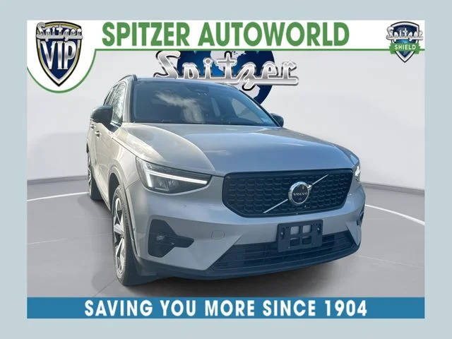 2023 Volvo XC40 Plus Dark Theme AWD photo