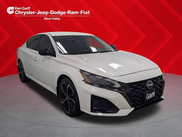 2023 Nissan Altima 2.5 SR AWD photo