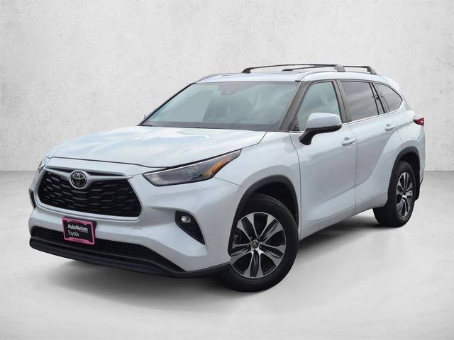 2023 Toyota Highlander XLE FWD photo
