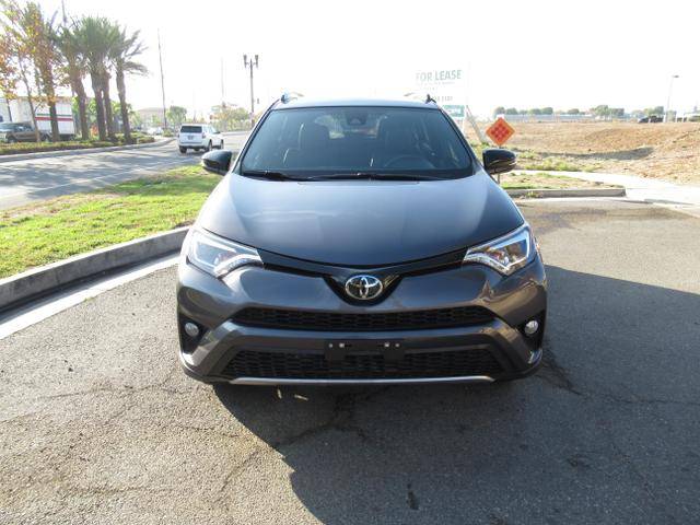 2018 Toyota RAV4 SE FWD photo