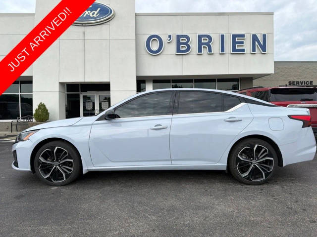2023 Nissan Altima 2.5 SR AWD photo