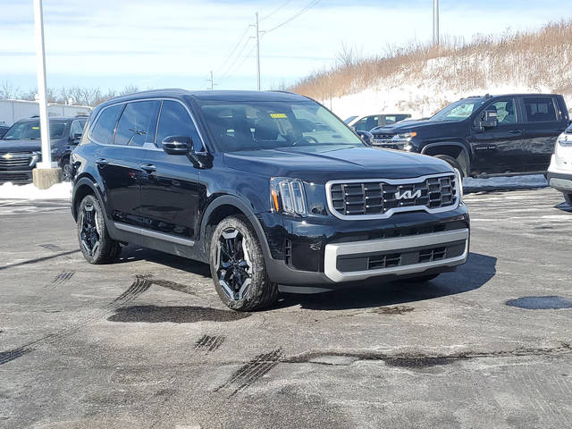 2023 Kia Telluride S AWD photo