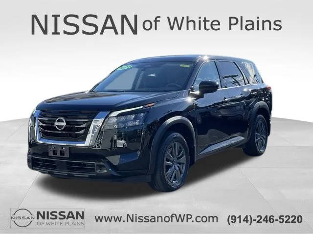 2023 Nissan Pathfinder S 4WD photo