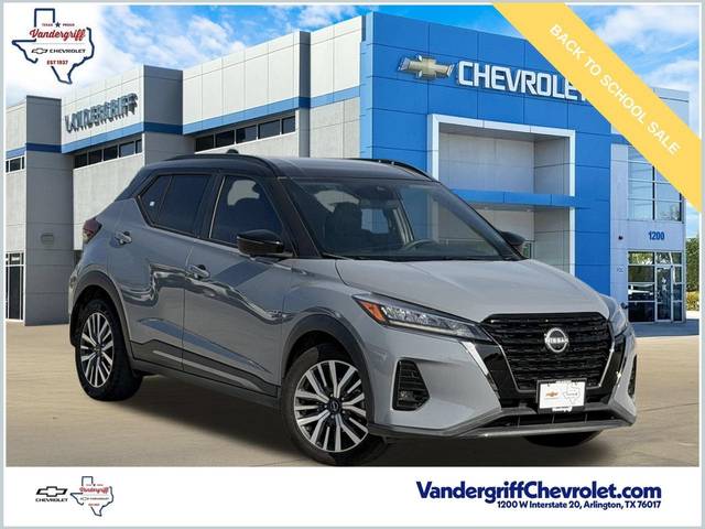 2023 Nissan Kicks SR FWD photo