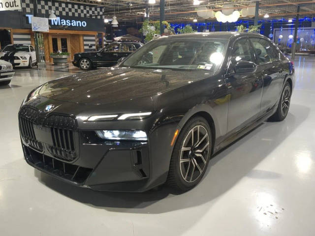 2023 BMW 7 Series 760i xDrive AWD photo