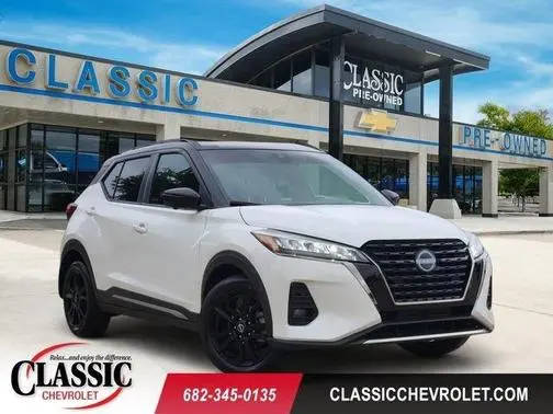 2023 Nissan Kicks SR FWD photo