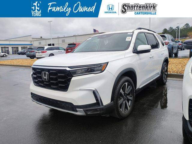 2023 Honda Pilot Touring FWD photo