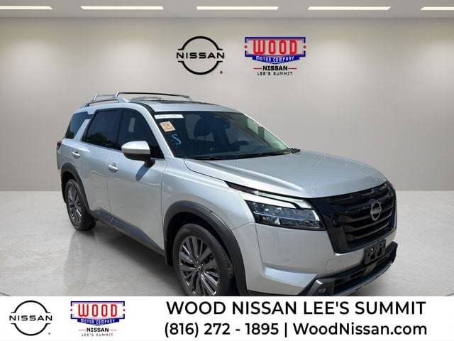 2023 Nissan Pathfinder SL 4WD photo
