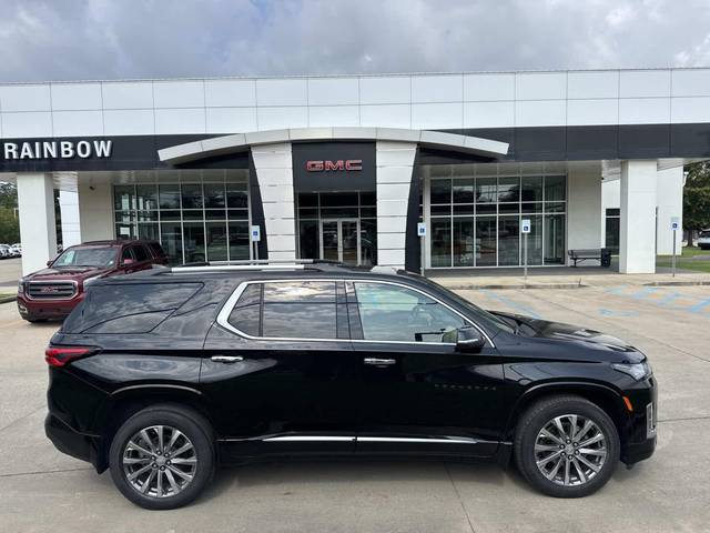 2023 Chevrolet Traverse Premier FWD photo