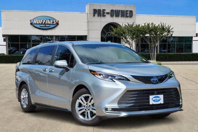 2023 Toyota Sienna Platinum AWD photo