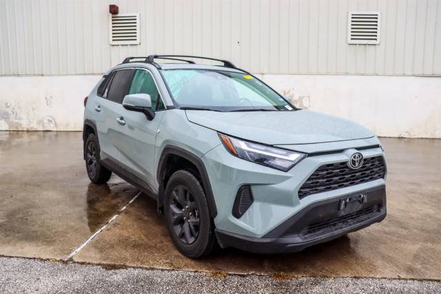 2023 Toyota RAV4 XLE FWD photo