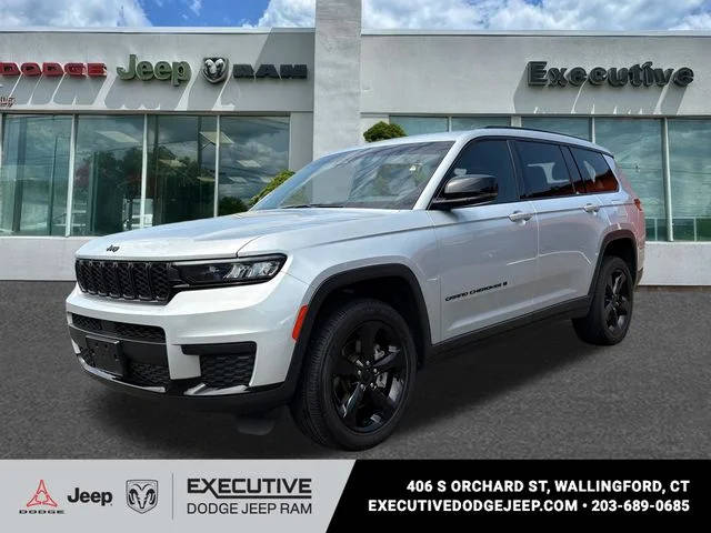 2023 Jeep Grand Cherokee L Altitude 4WD photo