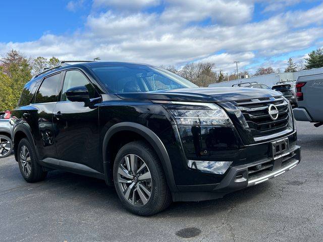 2023 Nissan Pathfinder SL 4WD photo
