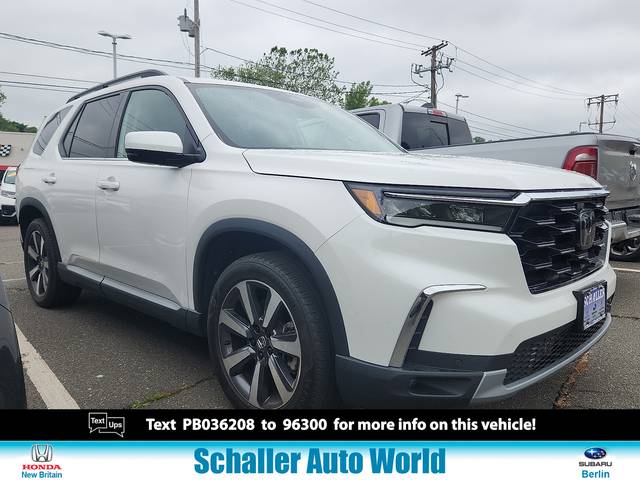 2023 Honda Pilot Touring AWD photo