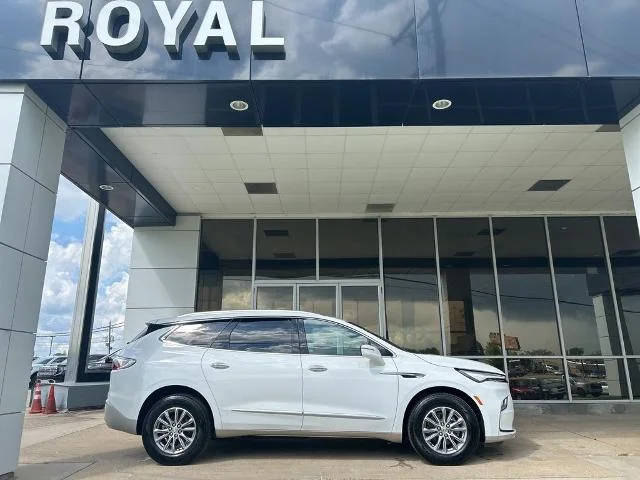 2023 Buick Enclave Essence FWD photo