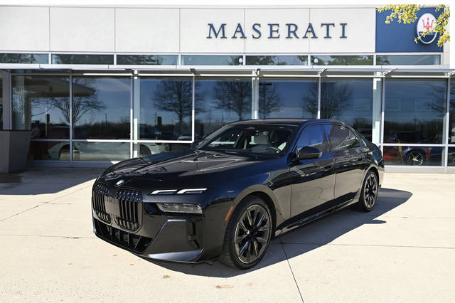 2023 BMW 7 Series 760i xDrive AWD photo