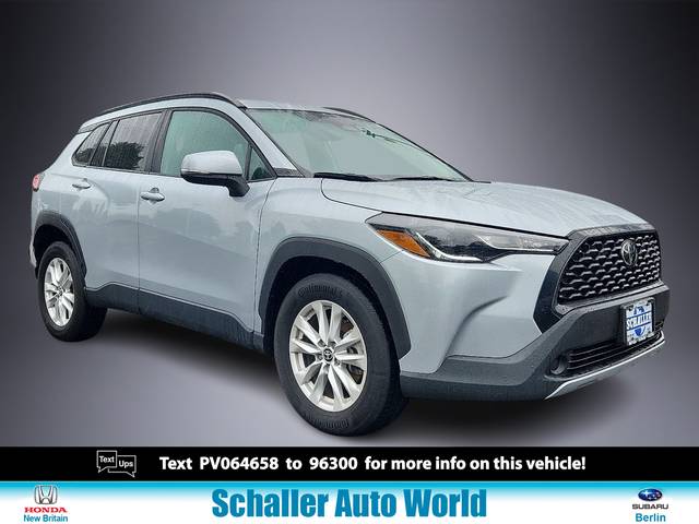 2023 Toyota Corolla Cross LE AWD photo