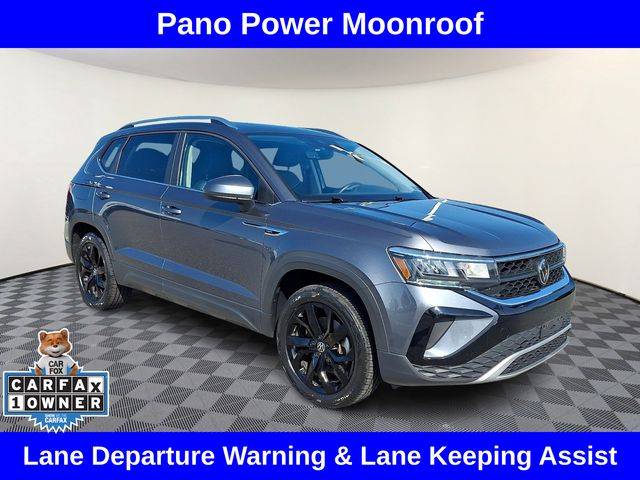 2023 Volkswagen Taos SE AWD photo