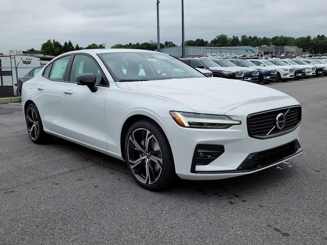 2023 Volvo S60 Plus Dark Theme AWD photo