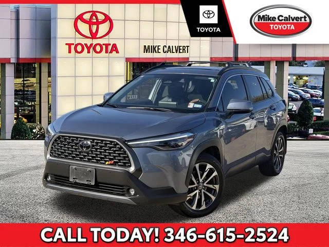 2023 Toyota Corolla Cross XLE FWD photo