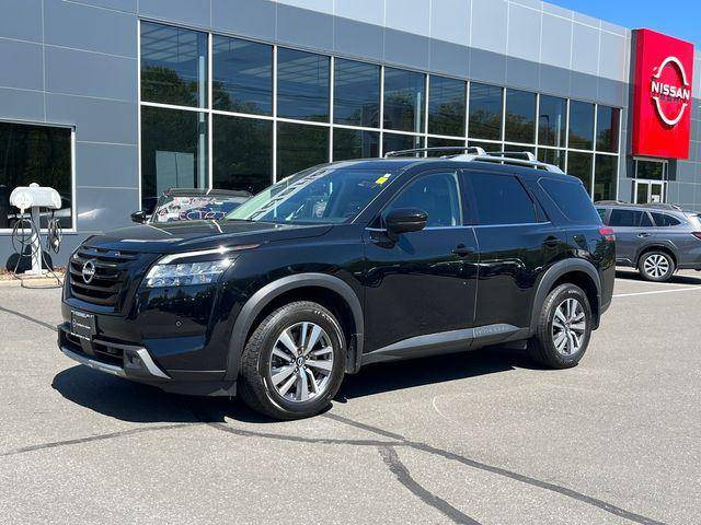 2023 Nissan Pathfinder SL 4WD photo