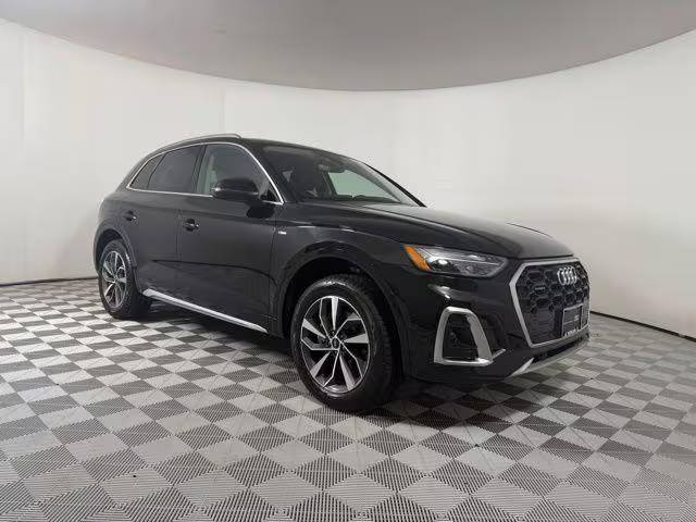 2023 Audi Q5 S line Premium AWD photo