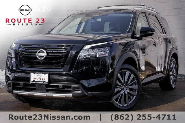 2023 Nissan Pathfinder SL 4WD photo