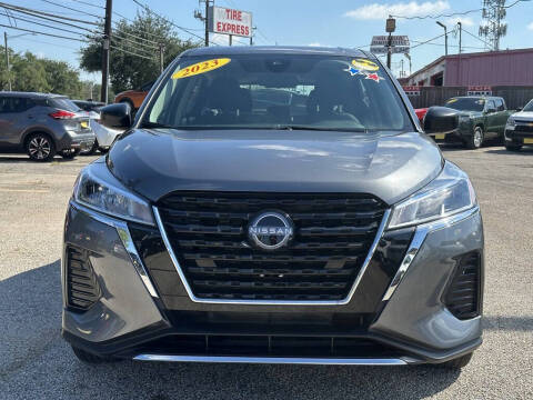 2023 Nissan Kicks S FWD photo