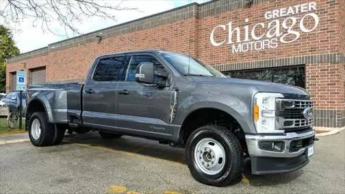 2023 Ford F-350 Super Duty XLT 4WD photo