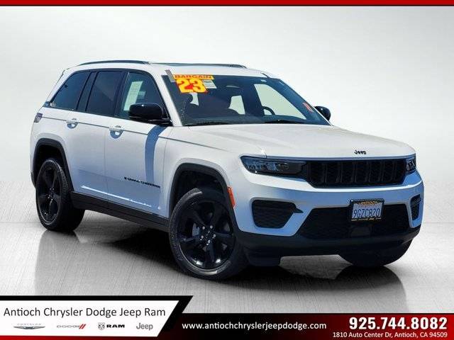 2023 Jeep Grand Cherokee Altitude 4WD photo