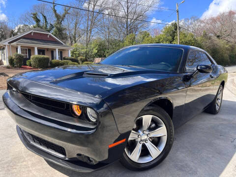 2021 Dodge Challenger SXT RWD photo