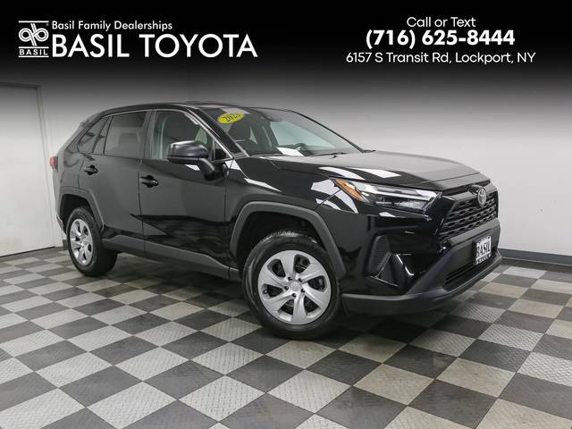 2023 Toyota RAV4 LE AWD photo
