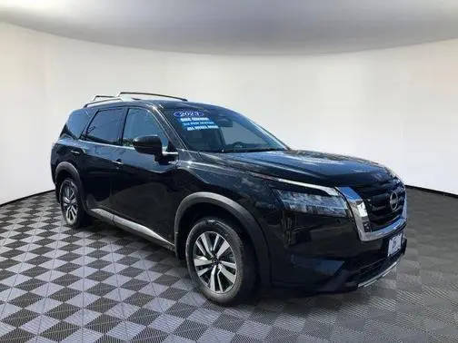 2023 Nissan Pathfinder SL 4WD photo