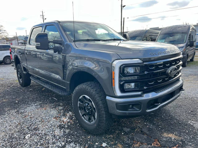 2023 Ford F-250 Super Duty LARIAT 4WD photo