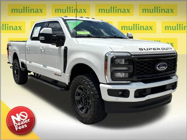 2023 Ford F-250 Super Duty LARIAT 4WD photo