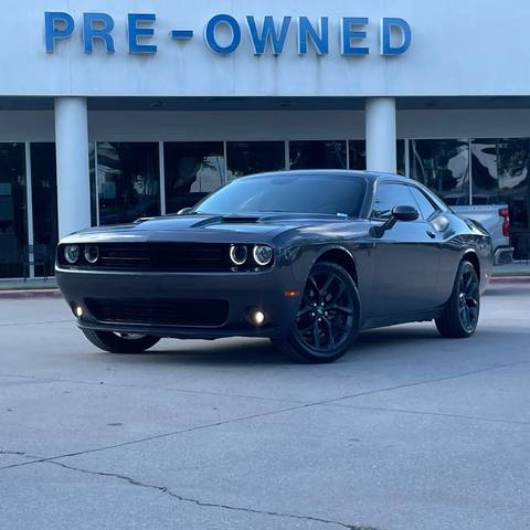2023 Dodge Challenger SXT RWD photo