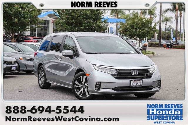 2023 Honda Odyssey Touring FWD photo