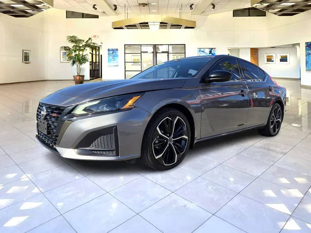 2023 Nissan Altima 2.5 SR FWD photo