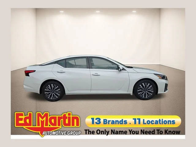 2023 Nissan Altima 2.5 SV FWD photo