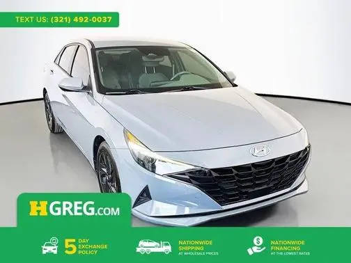 2022 Hyundai Elantra SEL FWD photo