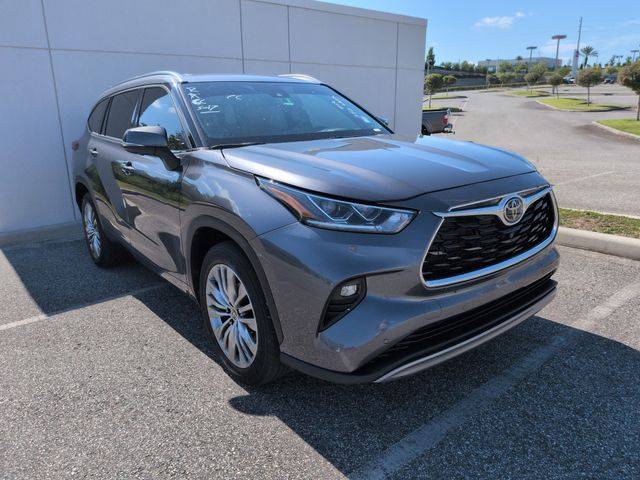 2023 Toyota Highlander Platinum FWD photo