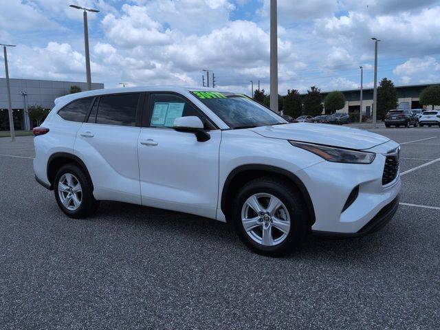 2023 Toyota Highlander L FWD photo