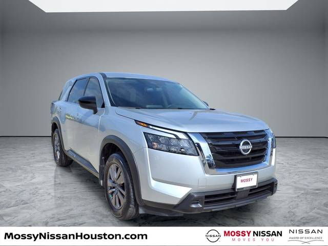 2023 Nissan Pathfinder S FWD photo