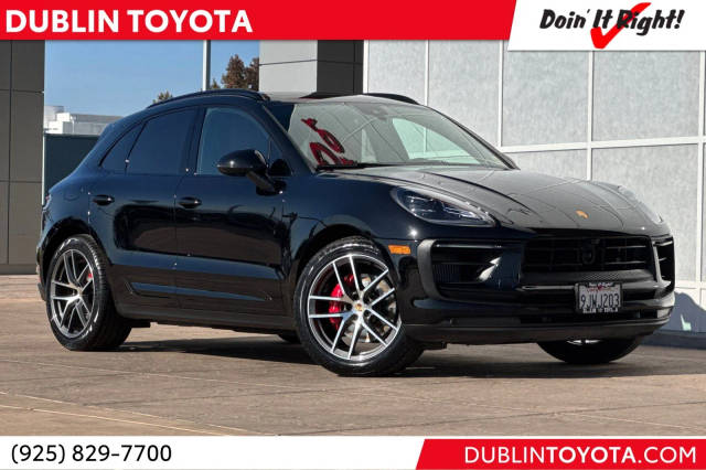 2023 Porsche Macan S AWD photo