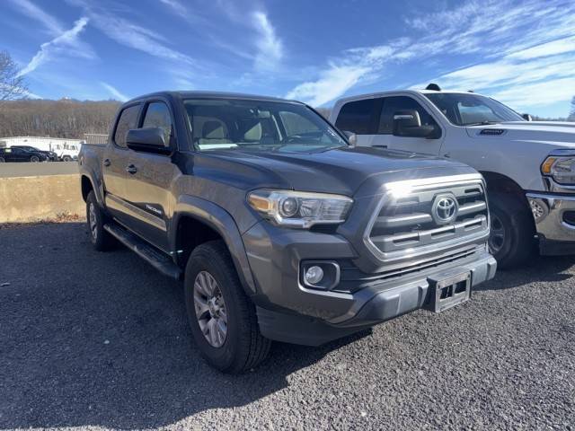 2016 Toyota Tacoma SR5 4WD photo
