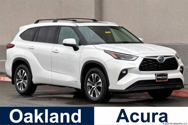 2022 Toyota Highlander Hybrid XLE AWD photo