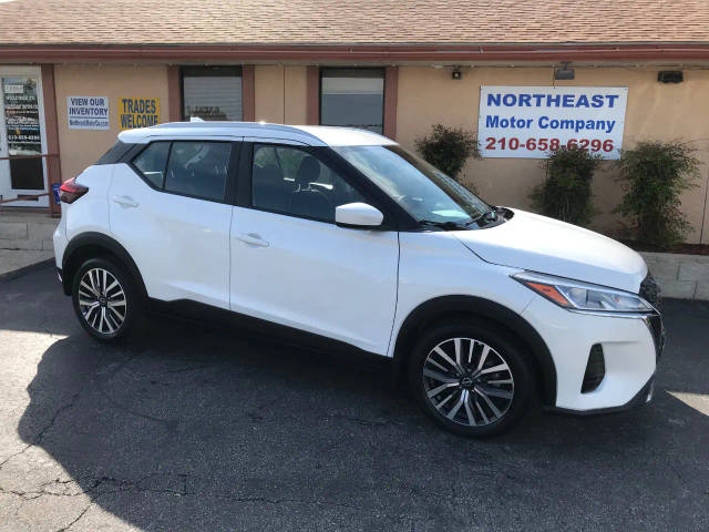 2022 Nissan Kicks SV FWD photo